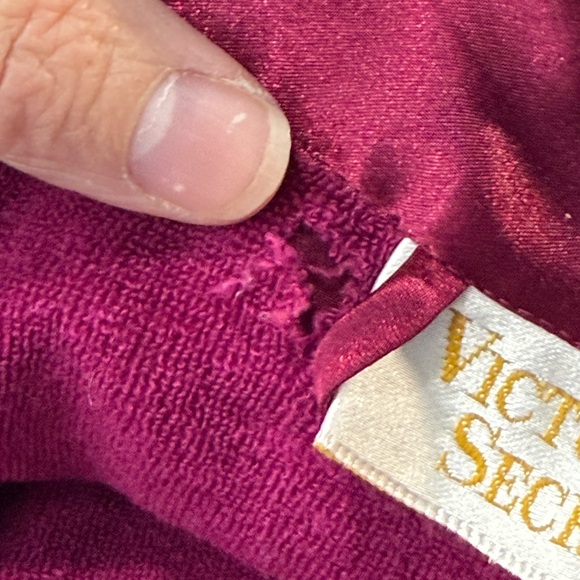 VICTORIA'S SECRET Vintage Terry Lined Cozy Satin Robe Cranberry-O/S - Picture 5 of 5